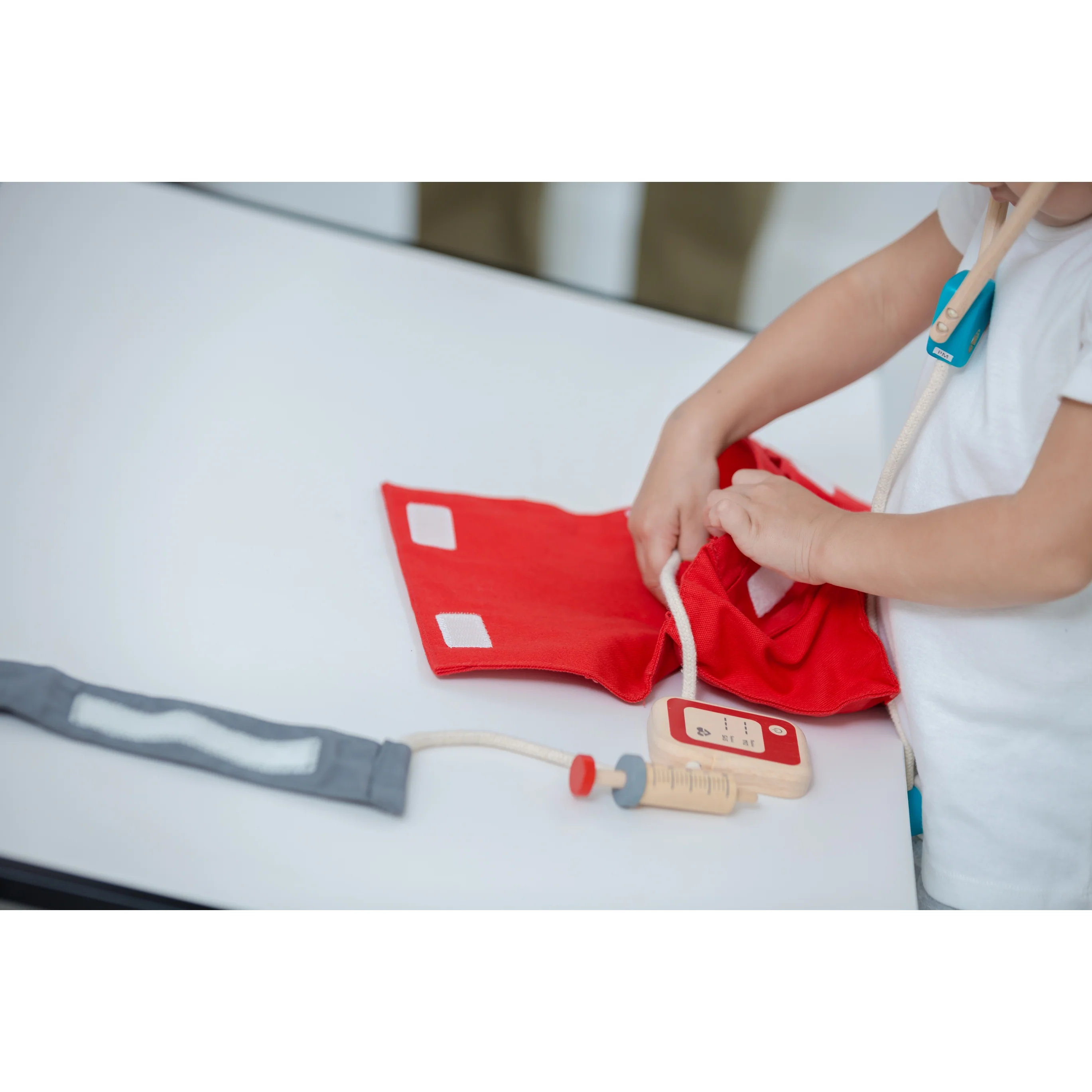 PlanToys Doctor Set - Image 4